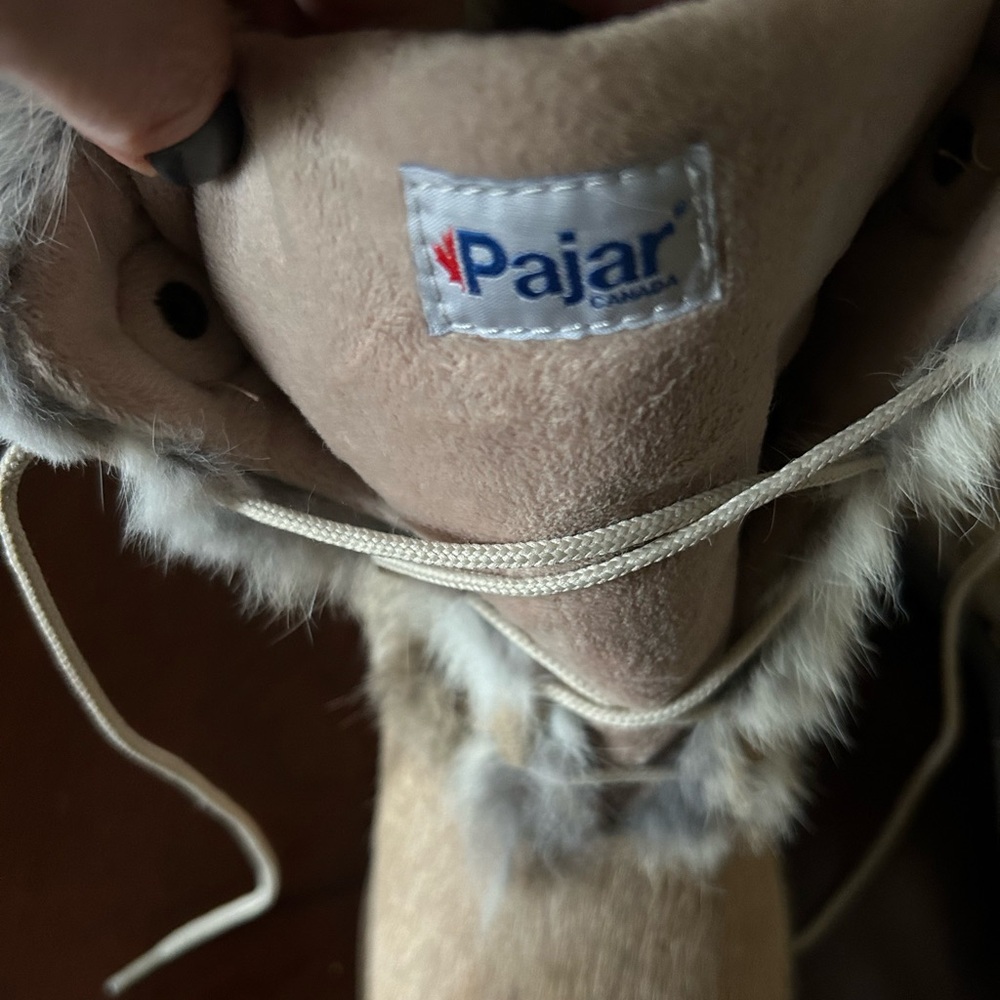 Pajar fur boots. Never worn. Size 39 (fits like women’s size 8).  Made in Italy